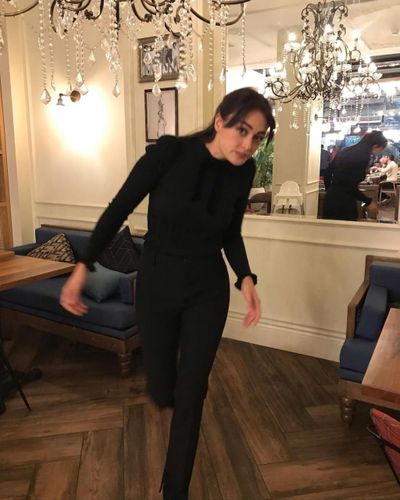 Esra Bilgiç seksi ifşa fotoğrafı 609
