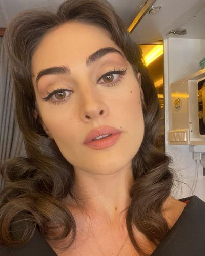 Esra Bilgiç seksi ifşa fotoğrafı 610