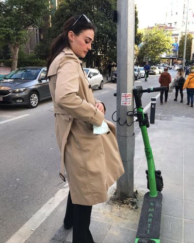 Esra Bilgiç seksi ifşa fotoğrafı 612