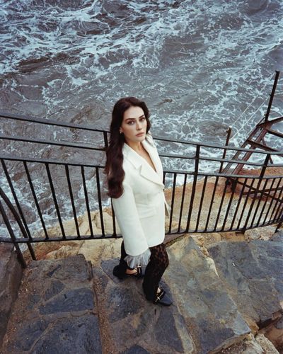 Esra Bilgiç seksi ifşa fotoğrafı 61