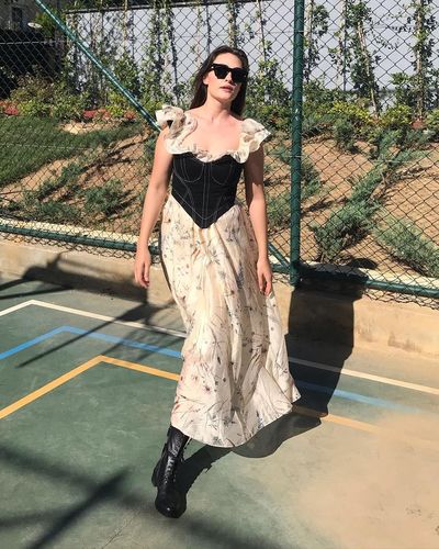 Esra Bilgiç seksi ifşa fotoğrafı 627