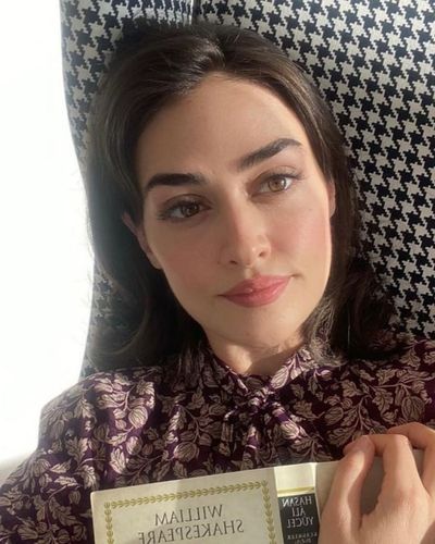 Esra Bilgiç seksi ifşa fotoğrafı 637