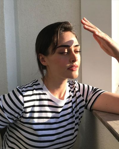 Esra Bilgiç seksi ifşa fotoğrafı 651
