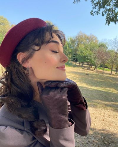 Esra Bilgiç seksi ifşa fotoğrafı 659