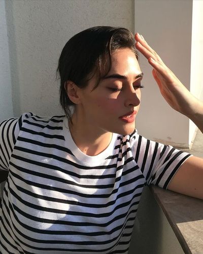 Esra Bilgiç seksi ifşa fotoğrafı 671