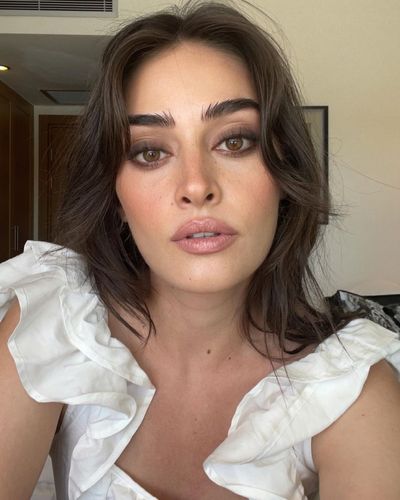 Esra Bilgiç seksi ifşa fotoğrafı 673