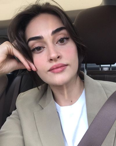 Esra Bilgiç seksi ifşa fotoğrafı 675