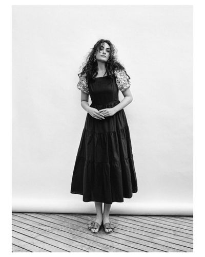 Esra Bilgiç seksi ifşa fotoğrafı 680
