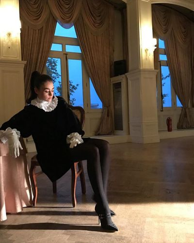 Esra Bilgiç seksi ifşa fotoğrafı 684