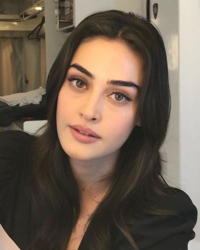 Esra Bilgiç seksi ifşa fotoğrafı 685