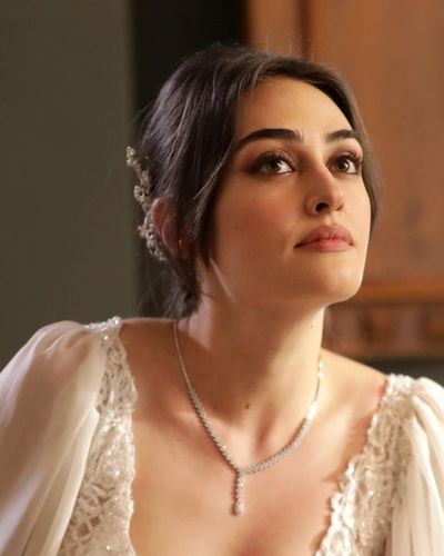 Esra Bilgiç seksi ifşa fotoğrafı 687