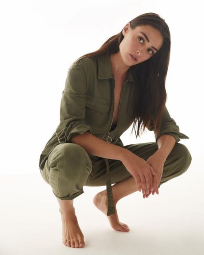 Esra Bilgiç seksi ifşa fotoğrafı 700