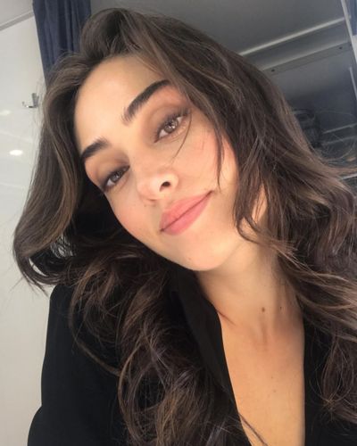 Esra Bilgiç seksi ifşa fotoğrafı 715