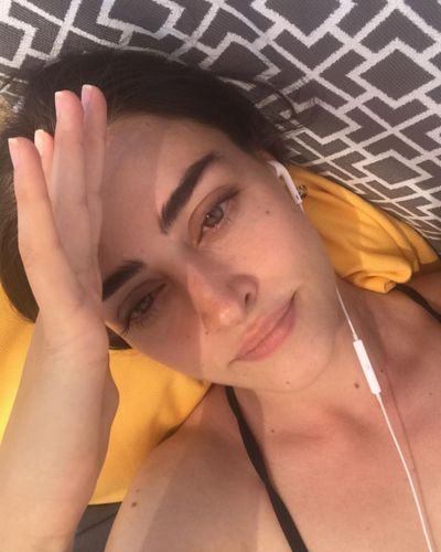 Esra Bilgiç seksi ifşa fotoğrafı 719