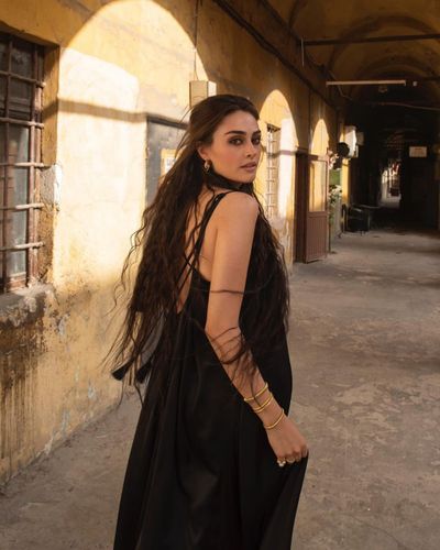 Esra Bilgiç seksi ifşa fotoğrafı 724