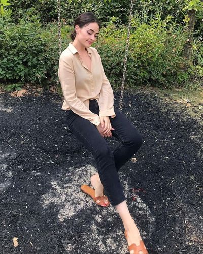 Esra Bilgiç seksi ifşa fotoğrafı 725