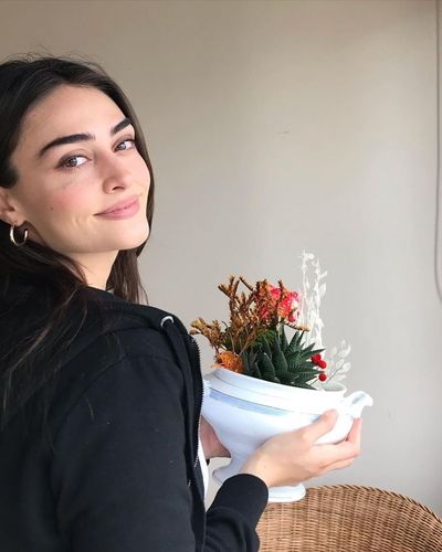 Esra Bilgiç seksi ifşa fotoğrafı 729