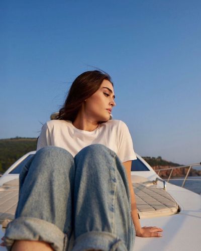 Esra Bilgiç seksi ifşa fotoğrafı 730