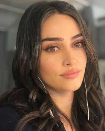 Esra Bilgiç seksi ifşa fotoğrafı 732
