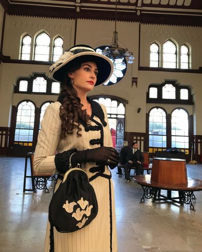 Esra Bilgiç seksi ifşa fotoğrafı 73