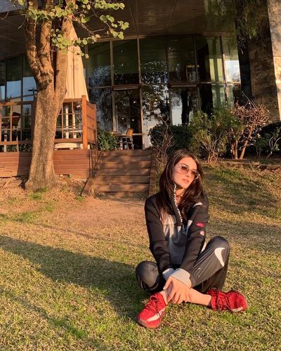 Esra Bilgiç seksi ifşa fotoğrafı 743