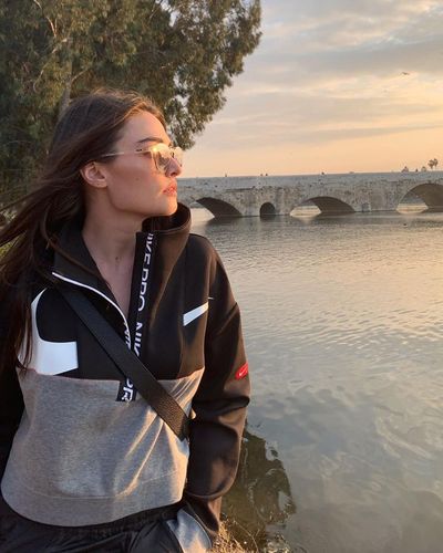 Esra Bilgiç seksi ifşa fotoğrafı 744