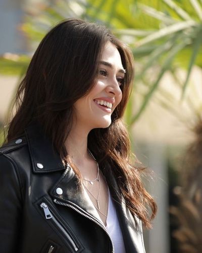 Esra Bilgiç seksi ifşa fotoğrafı 749