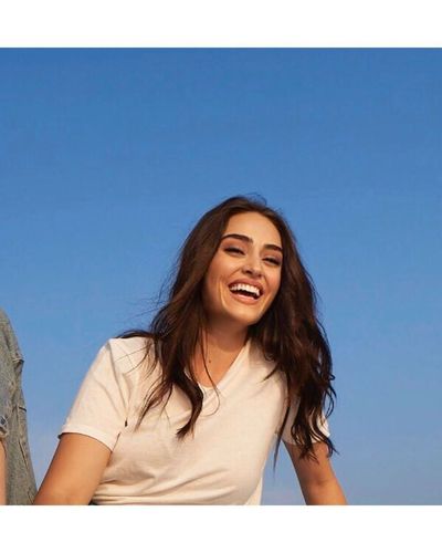 Esra Bilgiç seksi ifşa fotoğrafı 751