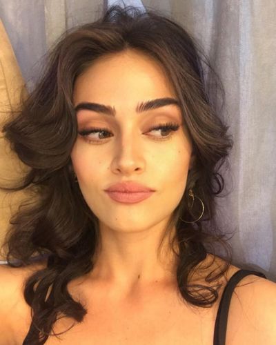 Esra Bilgiç seksi ifşa fotoğrafı 755