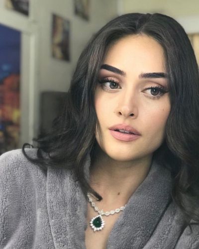 Esra Bilgiç seksi ifşa fotoğrafı 759