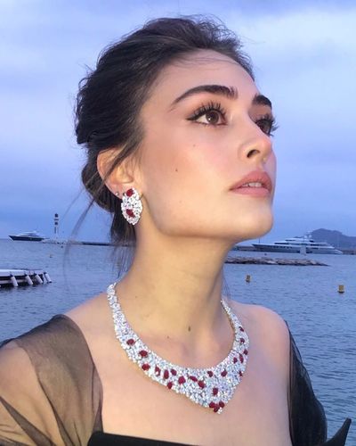 Esra Bilgiç seksi ifşa fotoğrafı 767