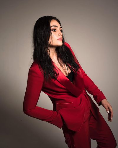 Esra Bilgiç seksi ifşa fotoğrafı 781