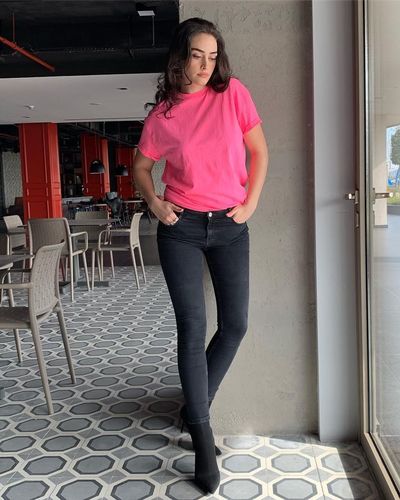 Esra Bilgiç seksi ifşa fotoğrafı 787