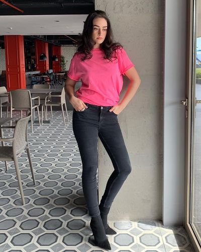 Esra Bilgiç seksi ifşa fotoğrafı 788