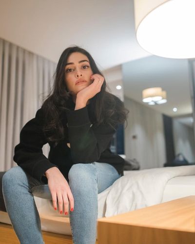 Esra Bilgiç seksi ifşa fotoğrafı 790