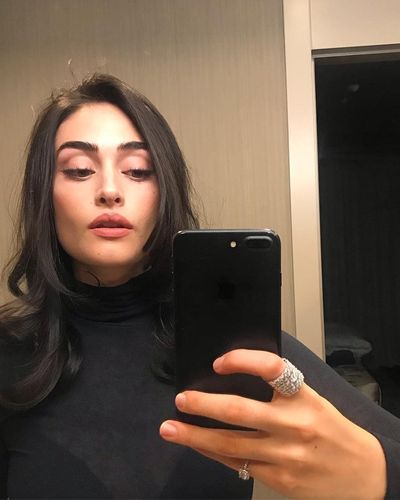 Esra Bilgiç seksi ifşa fotoğrafı 797