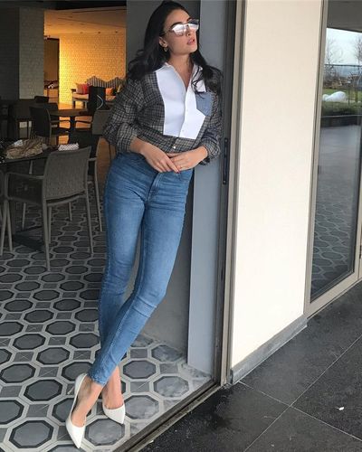 Esra Bilgiç seksi ifşa fotoğrafı 798