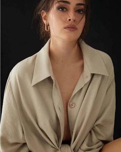 Esra Bilgiç seksi ifşa fotoğrafı 813