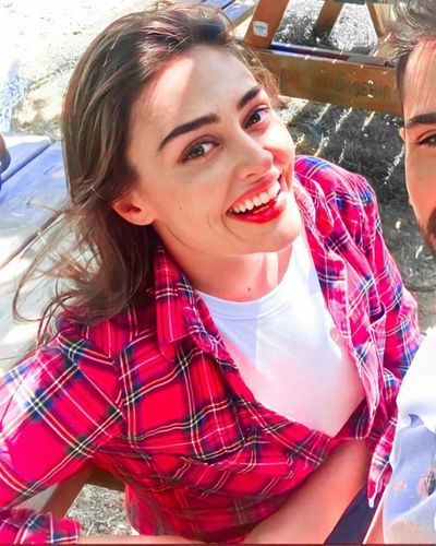 Esra Bilgiç seksi ifşa fotoğrafı 826