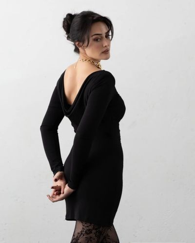 Esra Bilgiç seksi ifşa fotoğrafı 87