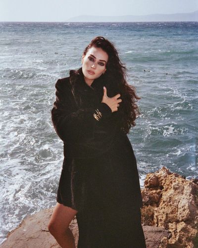 Esra Bilgiç seksi ifşa fotoğrafı 97