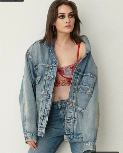 Esra Bilgiç seksi ifşa fotoğrafı 5 — Esra Bilgiç Sizzles In Sexy Pics At Ankara Party (2023)