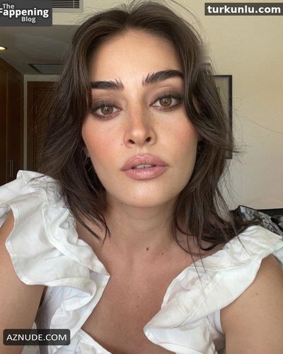 Esra Bilgiç seksi ifşa fotoğrafı 6 — Esra Bilgiç Sizzles In Sexy Pics At Ankara Party (2023)