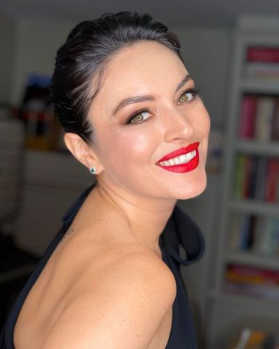Ezgi Mola seksi ifşa fotoğrafı 13
