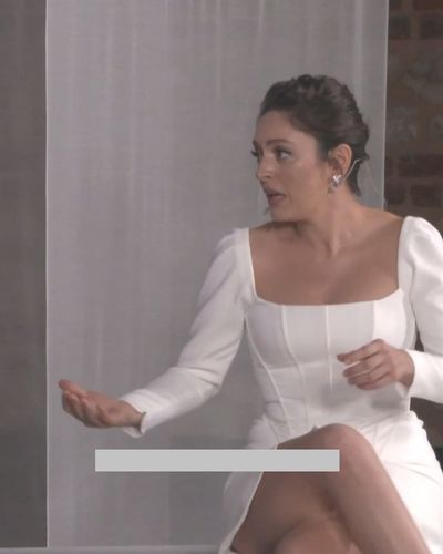 Ezgi Mola seksi ifşa fotoğrafı 23