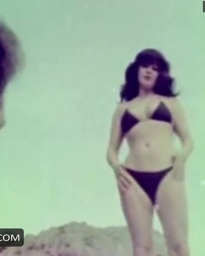 Figen Han seksi ifşa fotoğrafı 1 — Garsonyer (1980)
