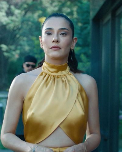 Funda Eryigit seksi ifşa fotoğrafı 5 — Ashes (2024)