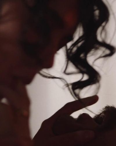 Funda Eryigit seksi ifşa fotoğrafı 16 — Chokehold (2023)