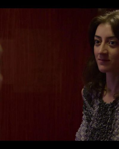 Gizem Erdogan seksi ifşa fotoğrafı 20 — Love & Anarchy (2020)