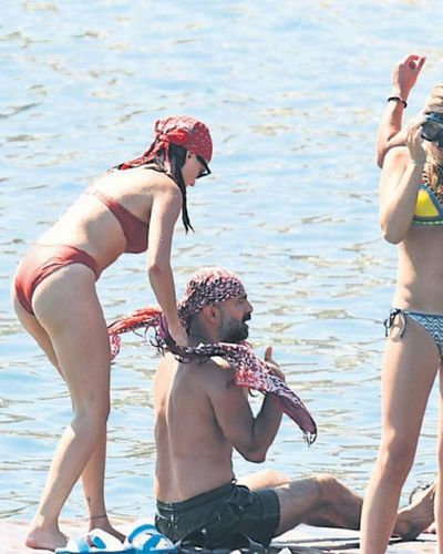 Gizem Karaca seksi ifşa fotoğrafı 322